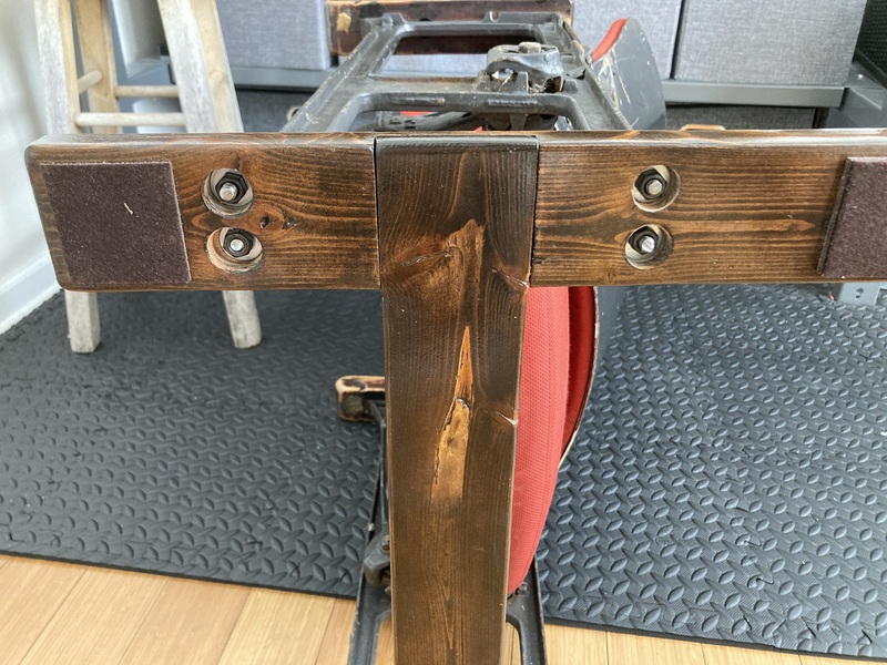 Photo of the chair base from the bottom