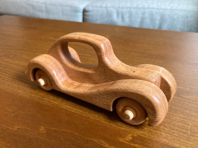 Photo of the finished wooden car toy